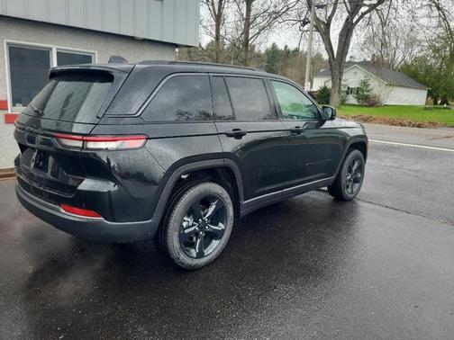 Diamond Black 2026 Jeep Grand Cherokee Limited