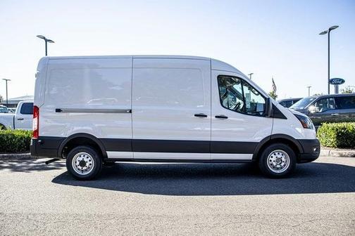 2024 Ford Transit-250 148 WB Medium Roof Cargo