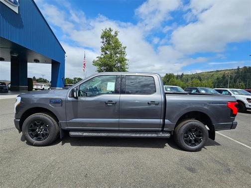 2025 Ford F-150 Lightning XLT