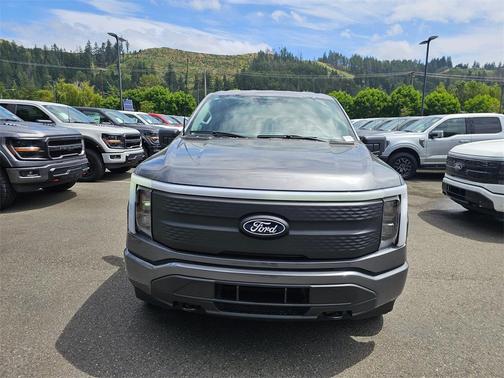 2025 Ford F-150 Lightning XLT