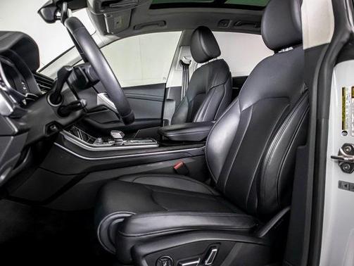 2023 Audi Q8 55 Prestige