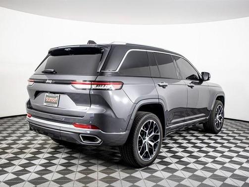 2023 Jeep Grand Cherokee Summit