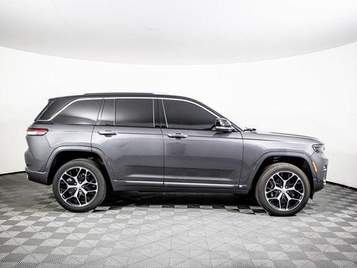 2023 Jeep Grand Cherokee Summit