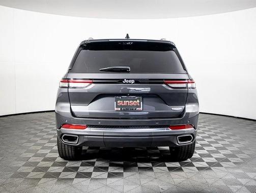2023 Jeep Grand Cherokee Summit