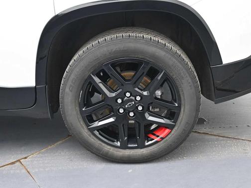 Summit White 2024 Chevrolet Traverse Premier