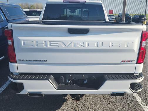 Summit White 2022 Chevrolet Silverado 1500 RST