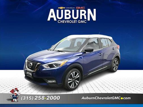 Deep Blue Pearl/Fresh Powder 2020 Nissan Kicks SR