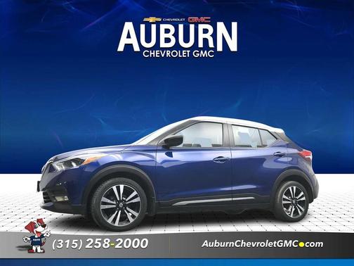 Deep Blue Pearl/Fresh Powder 2020 Nissan Kicks SR