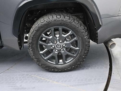 2023 Toyota Tundra Hybrid Platinum