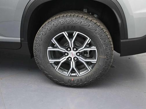 2026 GMC Acadia AWD AT4