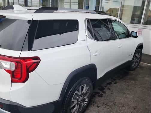 Summit White 2022 GMC Acadia AWD SLE