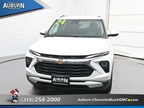 Summit White 2024 Chevrolet Trailblazer LT