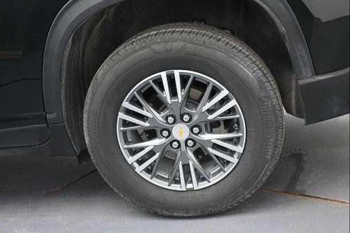 Mosaic Black Metallic 2024 Chevrolet Traverse LT