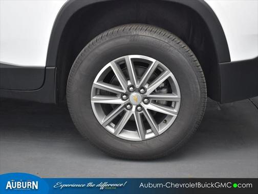 Summit White 2023 Chevrolet Traverse LT Cloth