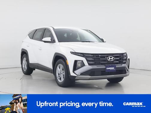 White 2026 Hyundai TUCSON SE