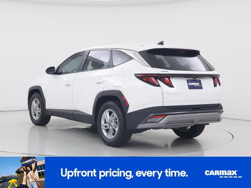 White 2026 Hyundai TUCSON SE