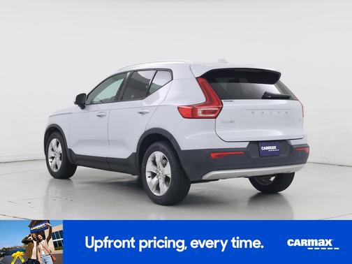 2020 Volvo XC40 T4 Momentum
