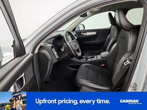 2020 Volvo XC40 T4 Momentum