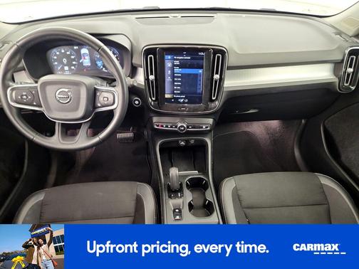 2020 Volvo XC40 T4 Momentum