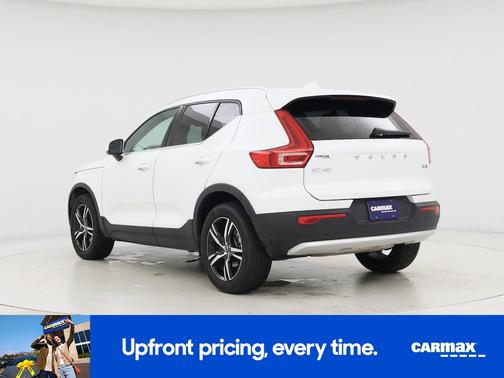 2025 Volvo XC40 B5 Core Bright Theme