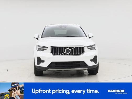 2025 Volvo XC40 B5 Core Bright Theme