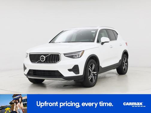2025 Volvo XC40 B5 Core Bright Theme