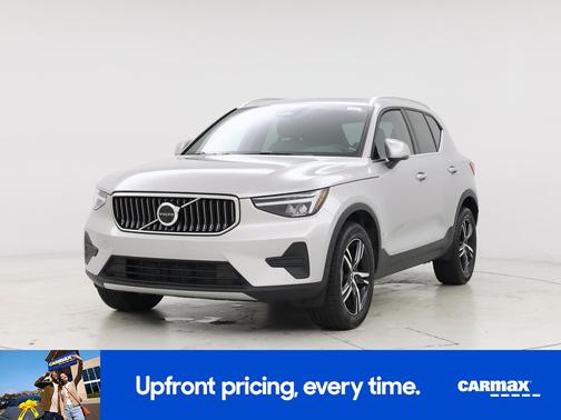 2025 Volvo XC40 B5 Core Bright Theme