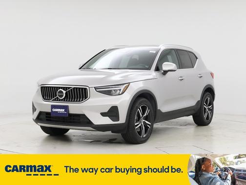 2025 Volvo XC40 B5 Core Bright Theme