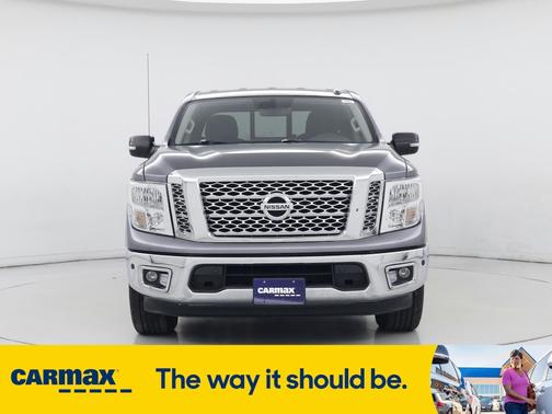2017 Nissan Titan SV
