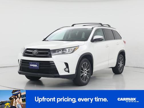 White 2018 Toyota Highlander SE
