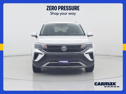 White 2022 Volkswagen Taos SE
