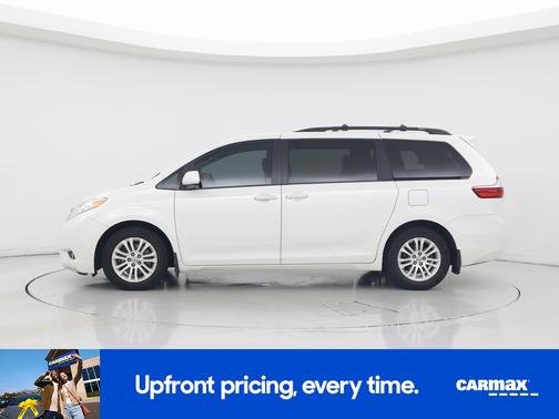 White 2017 Toyota Sienna XLE