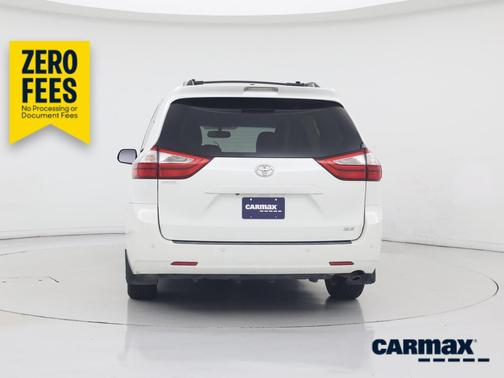 White 2017 Toyota Sienna XLE