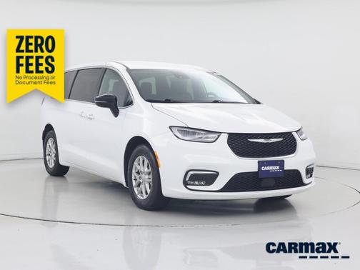 White 2026 Chrysler Pacifica Select
