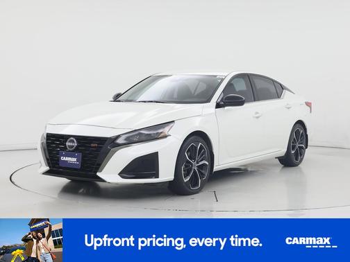 White 2023 Nissan Altima SR