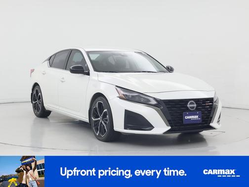 White 2023 Nissan Altima SR