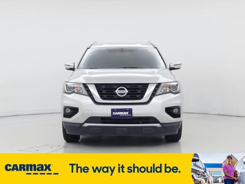 2020 Nissan Pathfinder SV