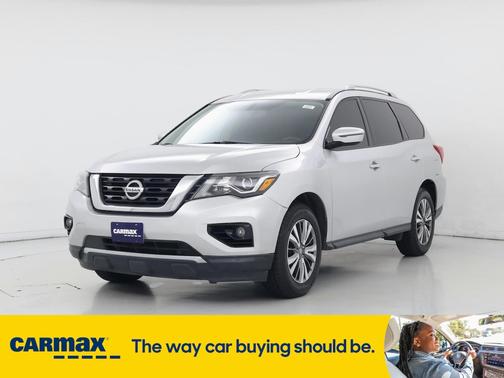 2020 Nissan Pathfinder SV