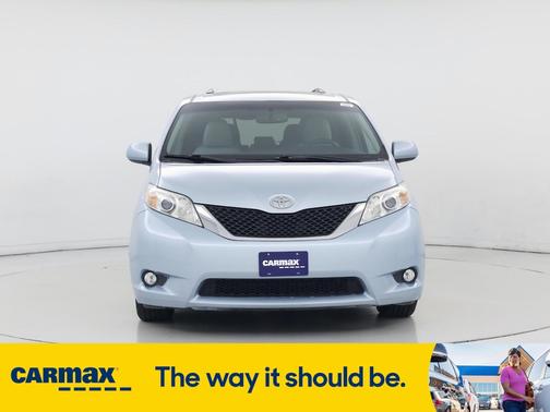 2016 Toyota Sienna XLE