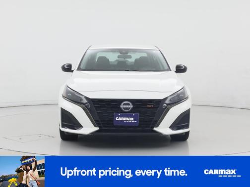 White 2023 Nissan Altima SR