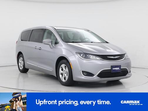 2017 Chrysler Pacifica Hybrid Touring