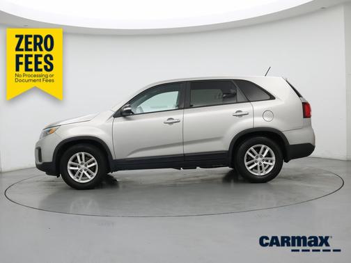 Silver 2014 Kia Sorento LX