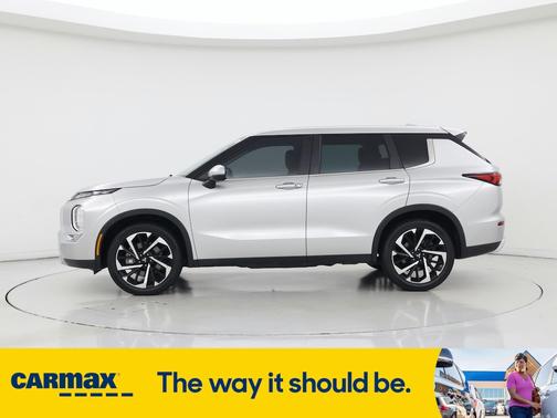 2023 Mitsubishi Outlander SE
