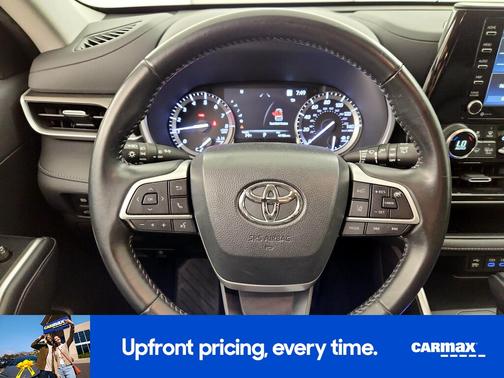 Pearl 2022 Toyota Highlander XLE