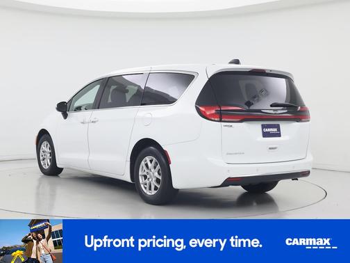 White 2023 Chrysler Pacifica Touring