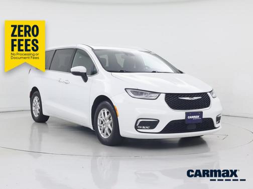 White 2023 Chrysler Pacifica Touring
