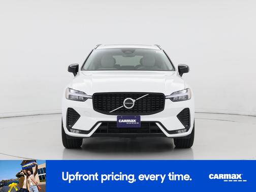 2024 Volvo XC60 B5 Core Dark Theme