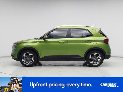 Green 2023 Hyundai VENUE SEL