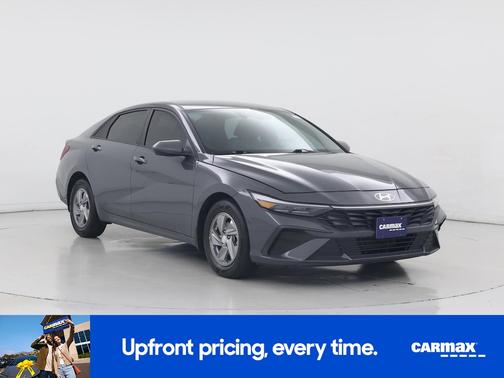 Gray 2024 Hyundai ELANTRA SE