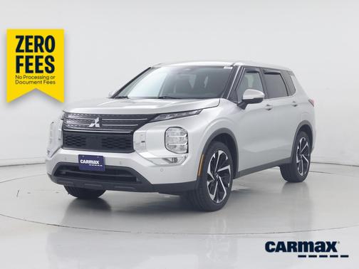 Silver 2023 Mitsubishi Outlander SE